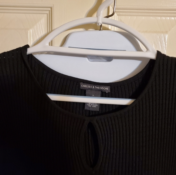 Chelsea & Theodore Black sweater - Picture 2 of 8